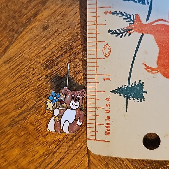 Vintage Teddy Bear lapel pin - Picture 5 of 5